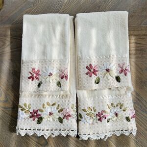 Avanti Victoria Beige Ribbon Flower 4pc Towel Set 2 Hand-towels 2 Washcloths UEC